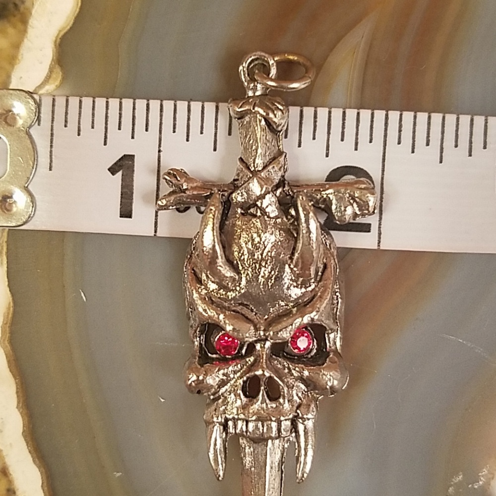 Vintage Silver Sword & skull pendant unisex - Picture 6 of 8